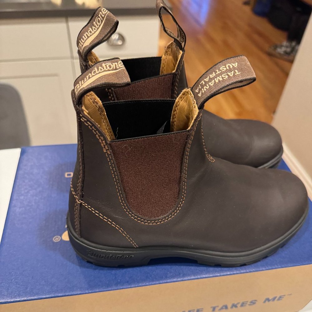 like new Blundstone 550, classics, walnut, 6.5